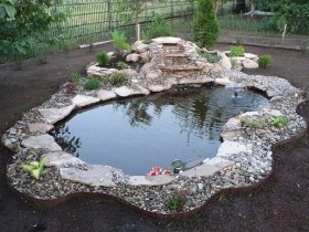 Красивый дизайн садового водоема