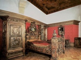 Оформление спальни в стиле готика