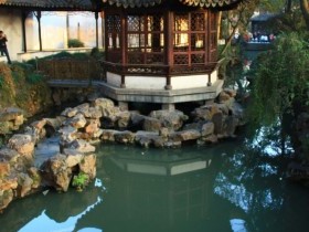 Беседочка в китайском саду