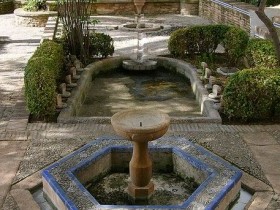 Садовый фонтан в мавританском стиле