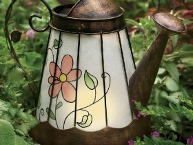 Садовый светильник из чайника