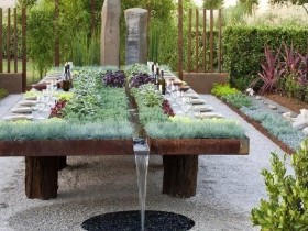 Необычная идея садового фонтана