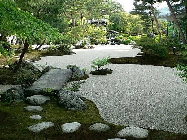 Растительный мир японского каменного сада